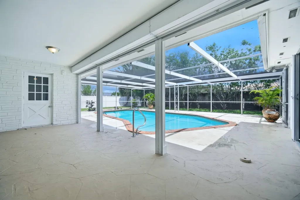 321 E Chaminade Drive Hollywood FL 33021