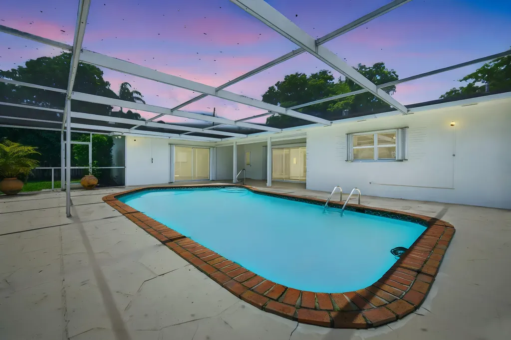 321 E Chaminade Drive Hollywood FL 33021