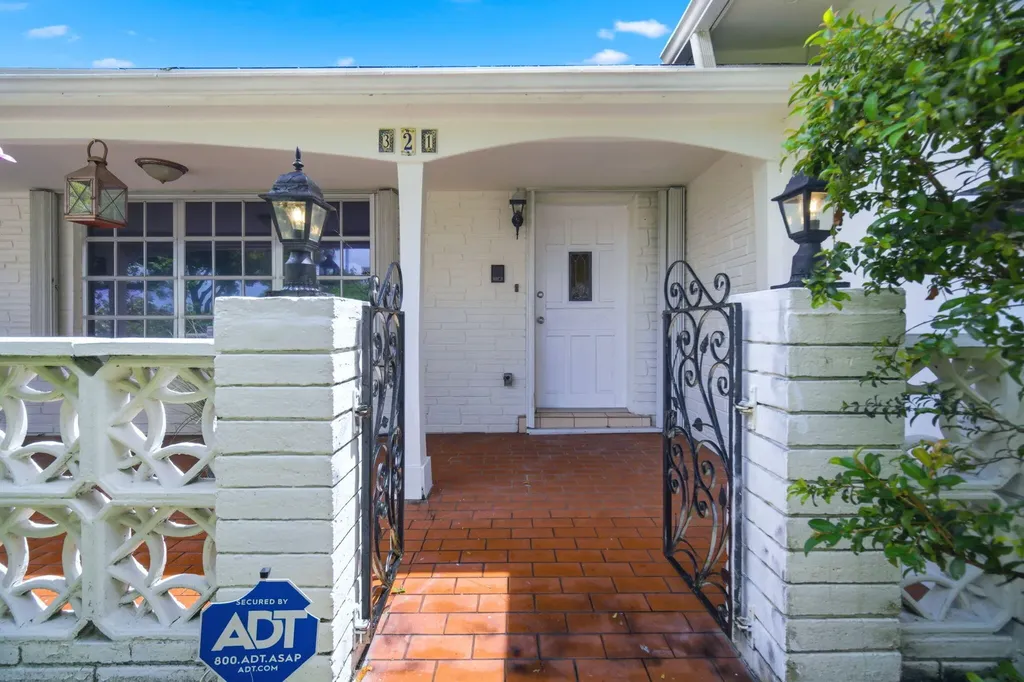 321 E Chaminade Drive Hollywood FL 33021