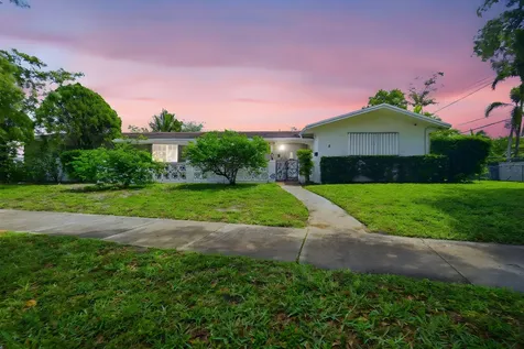 321 E Chaminade Drive Hollywood FL 33021