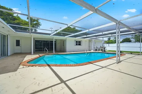 321 E Chaminade Drive Hollywood FL 33021
