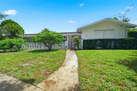 321 E Chaminade Drive Hollywood FL 33021