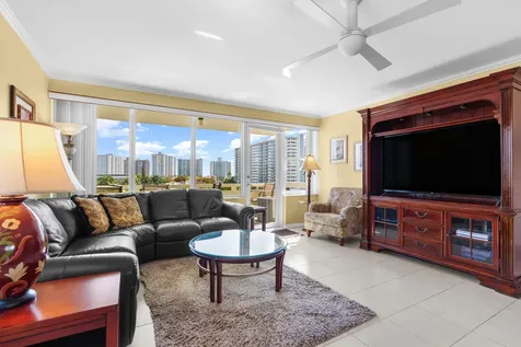 3200 NE 36th Street Fort Lauderdale FL 33308