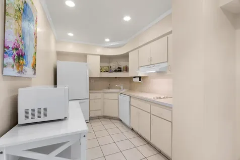 3200 NE 36th Street Fort Lauderdale FL 33308
