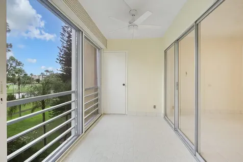 3810 Via Poinciana Greenacres FL 33467