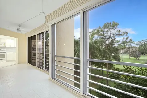 3810 Via Poinciana Greenacres FL 33467