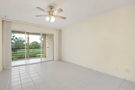 3810 Via Poinciana Greenacres FL 33467