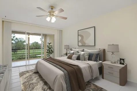 3810 Via Poinciana Greenacres FL 33467