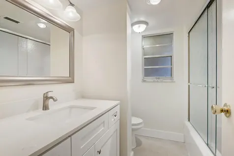 3810 Via Poinciana Greenacres FL 33467