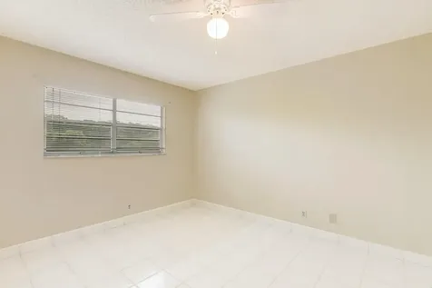 3810 Via Poinciana Greenacres FL 33467