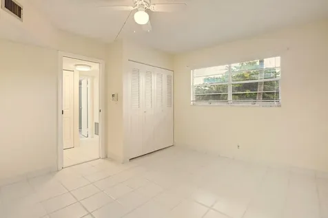 3810 Via Poinciana Greenacres FL 33467