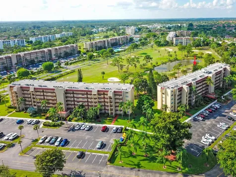 3810 Via Poinciana Greenacres FL 33467