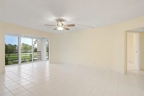 3810 Via Poinciana Greenacres FL 33467