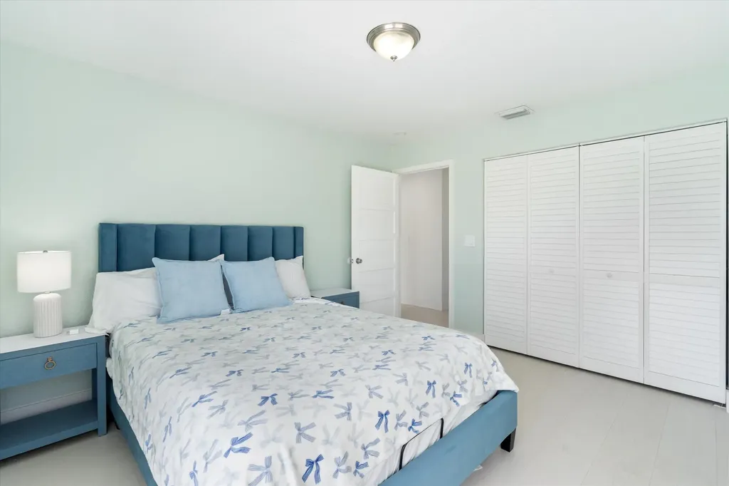 3780 Cypress Lake Drive Lake Worth FL 33467