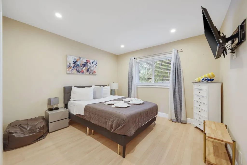 513 Curlew Road Delray Beach FL 33444
