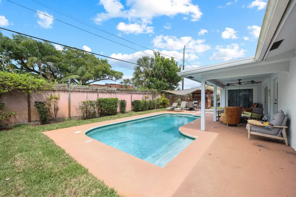 513 Curlew Road Delray Beach FL 33444