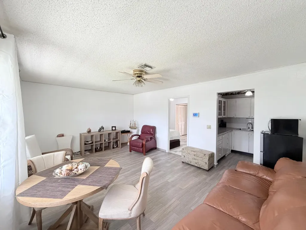 62 Easthampton C West Palm Beach FL 33417