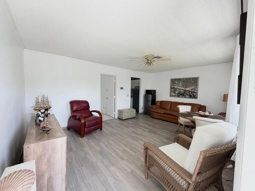 62 Easthampton C West Palm Beach FL 33417