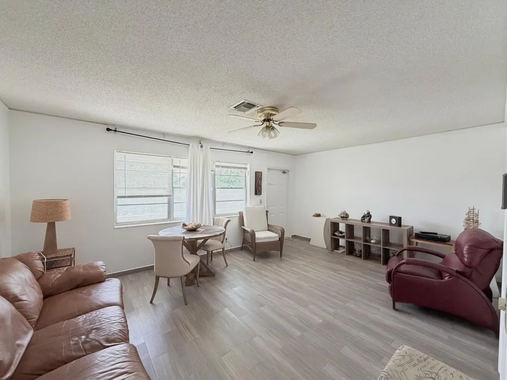 62 Easthampton C West Palm Beach FL 33417