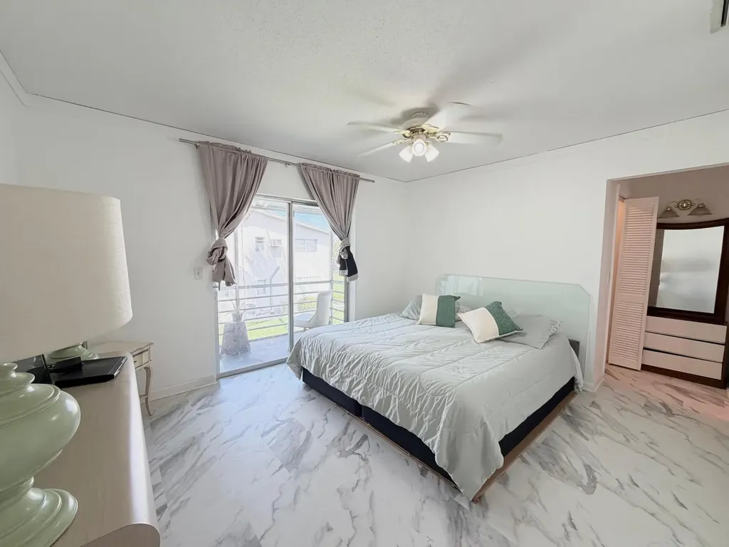 62 Easthampton C West Palm Beach FL 33417