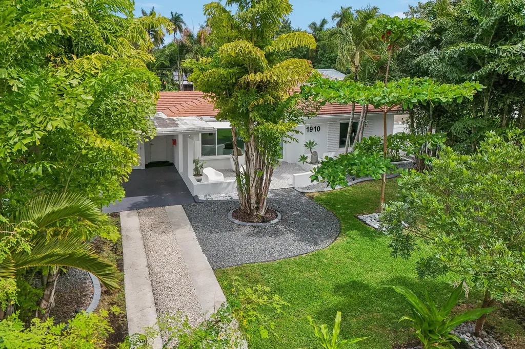 1910 NE 17th Terrace Fort Lauderdale FL 33305