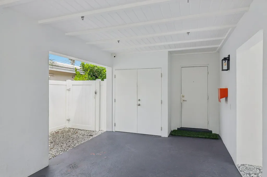 1910 NE 17th Terrace Fort Lauderdale FL 33305