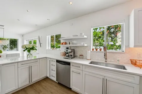 1910 NE 17th Terrace Fort Lauderdale FL 33305