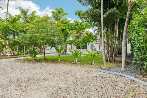 1910 NE 17th Terrace Fort Lauderdale FL 33305
