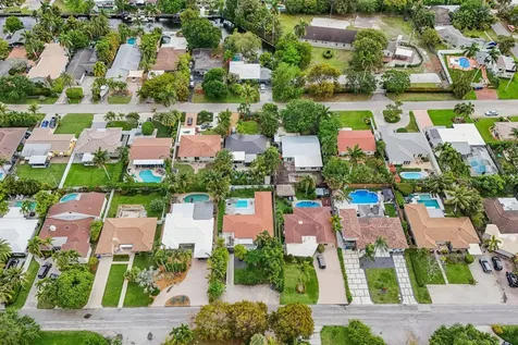 1910 NE 17th Terrace Fort Lauderdale FL 33305