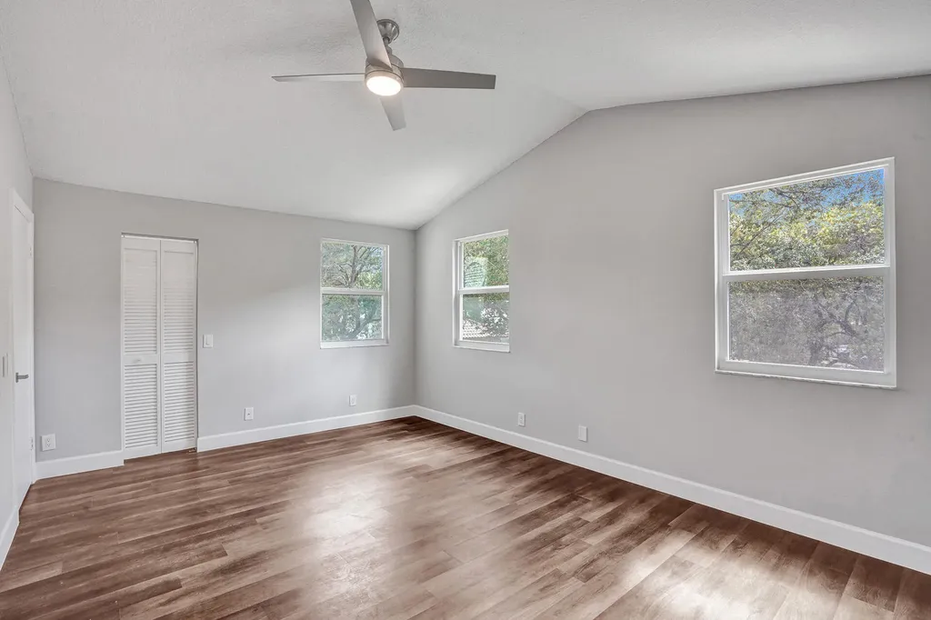 9821 NW 5th Place Plantation FL 33324