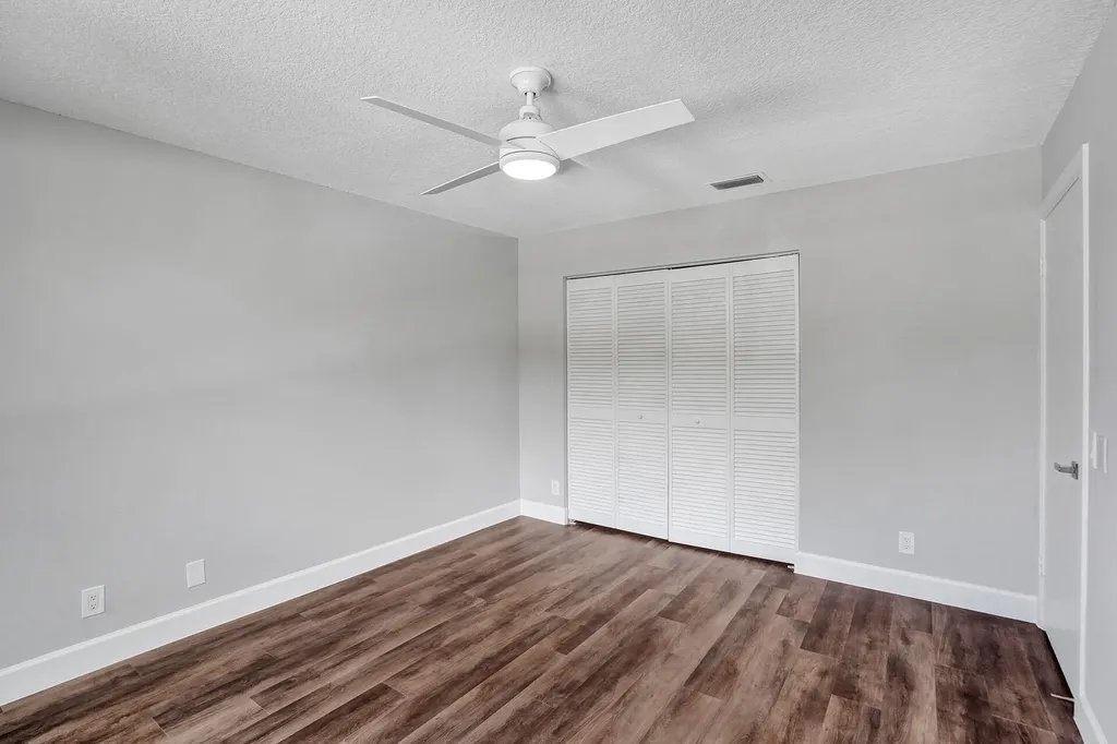 9821 NW 5th Place Plantation FL 33324