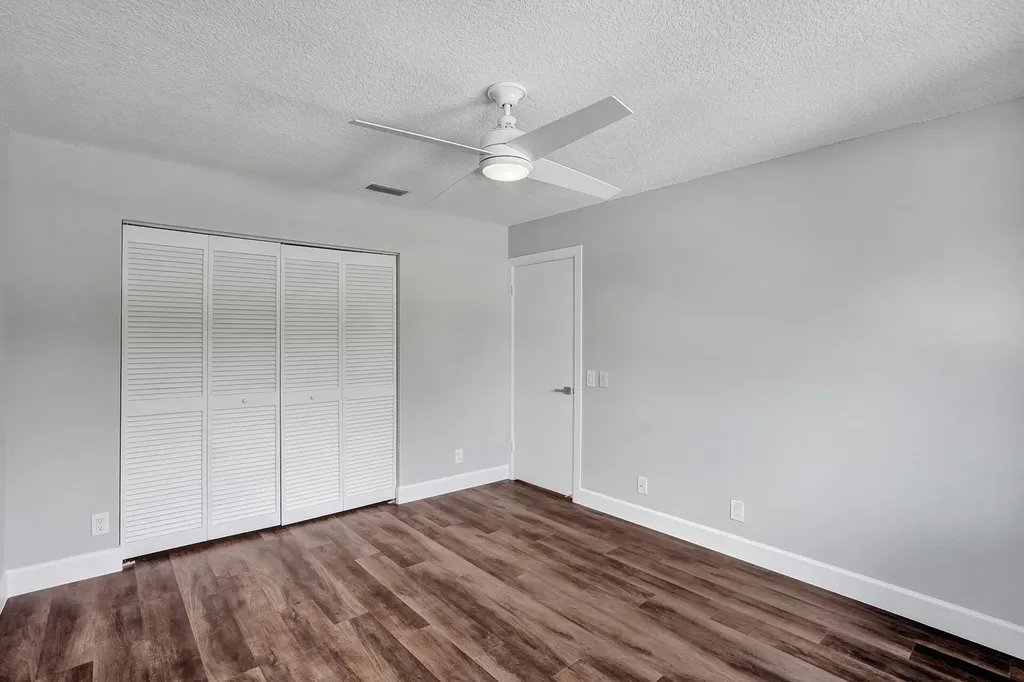 9821 NW 5th Place Plantation FL 33324
