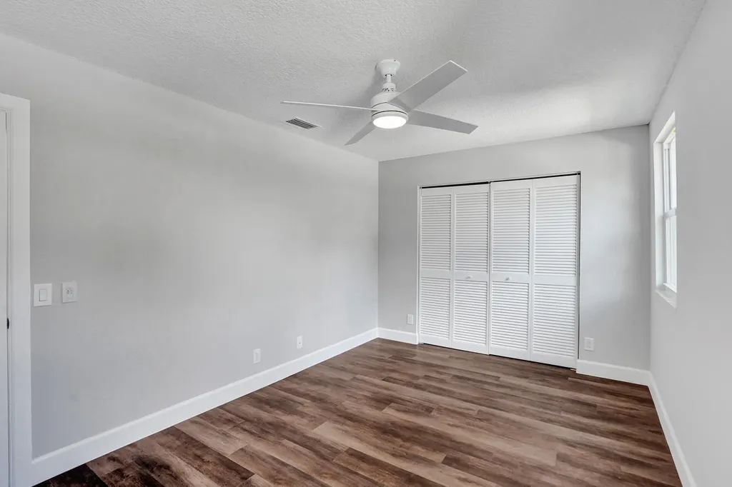 9821 NW 5th Place Plantation FL 33324