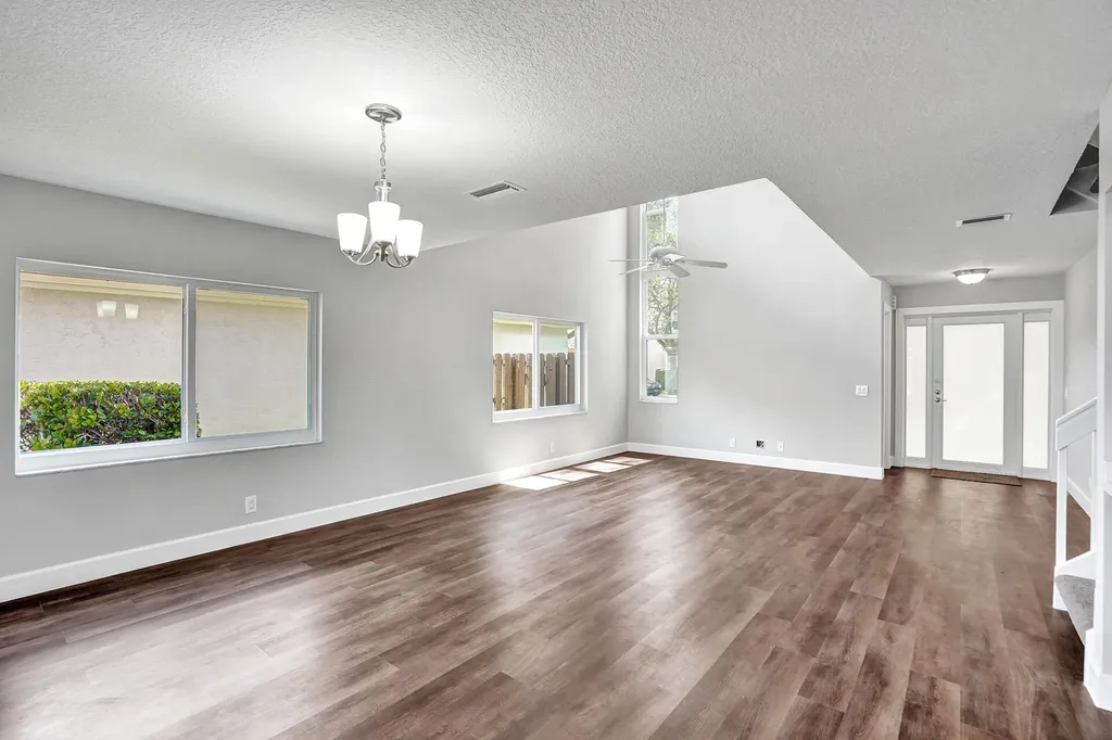 9821 NW 5th Place Plantation FL 33324