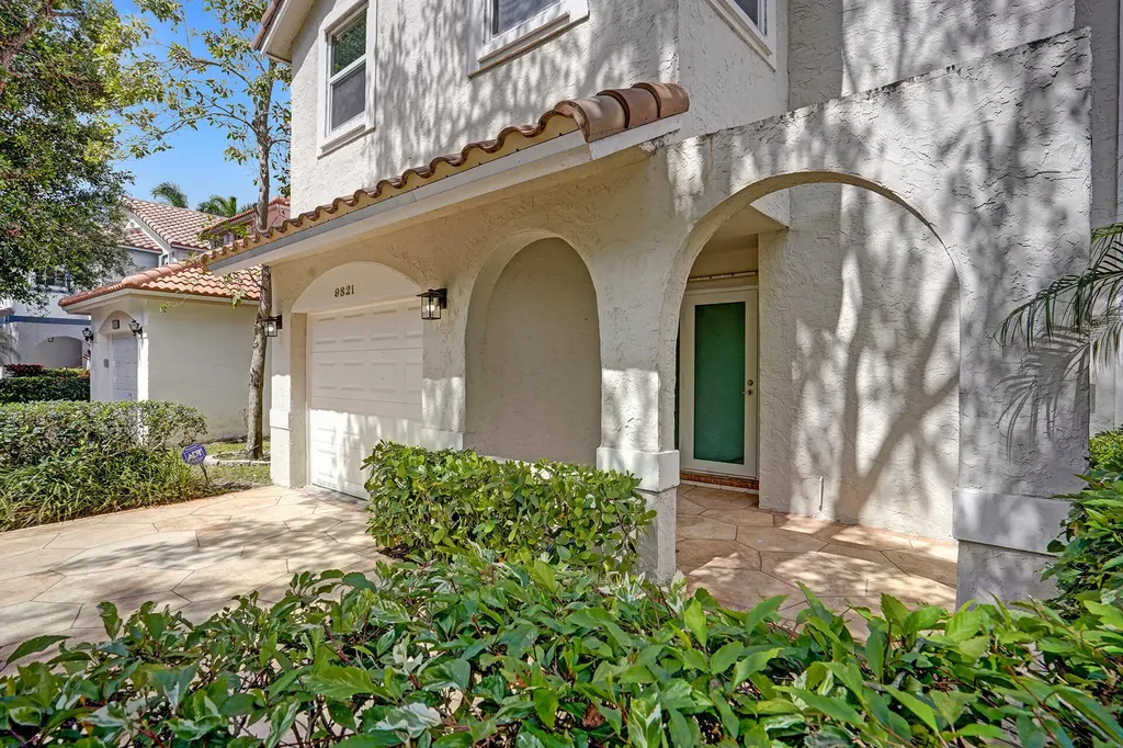 9821 NW 5th Place Plantation FL 33324