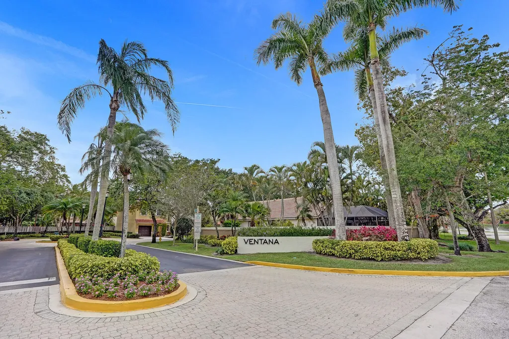 9821 NW 5th Place Plantation FL 33324