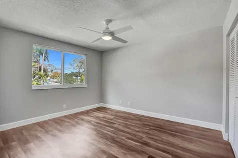 9821 NW 5th Place Plantation FL 33324