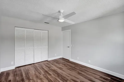 9821 NW 5th Place Plantation FL 33324