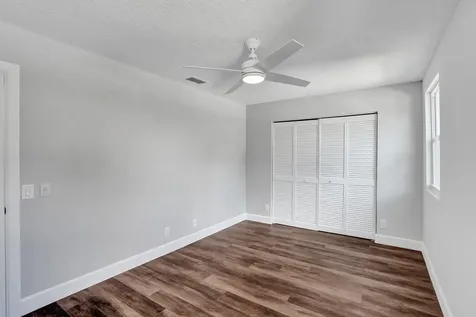 9821 NW 5th Place Plantation FL 33324