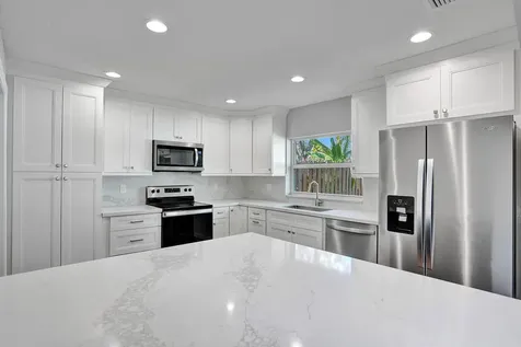9821 NW 5th Place Plantation FL 33324