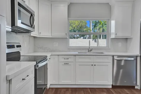 9821 NW 5th Place Plantation FL 33324