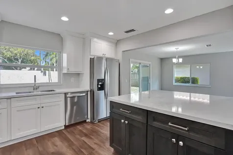 9821 NW 5th Place Plantation FL 33324