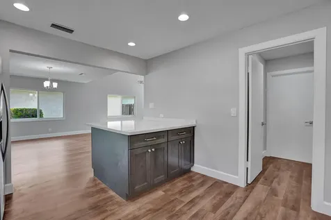 9821 NW 5th Place Plantation FL 33324
