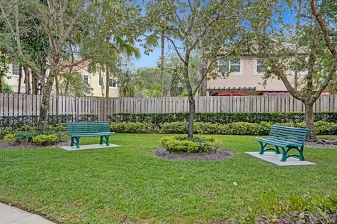 9821 NW 5th Place Plantation FL 33324