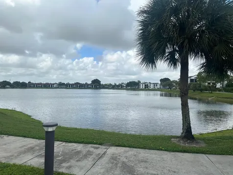 208 Lake Pointe Drive Oakland Park FL 33309