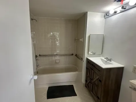208 Lake Pointe Drive Oakland Park FL 33309