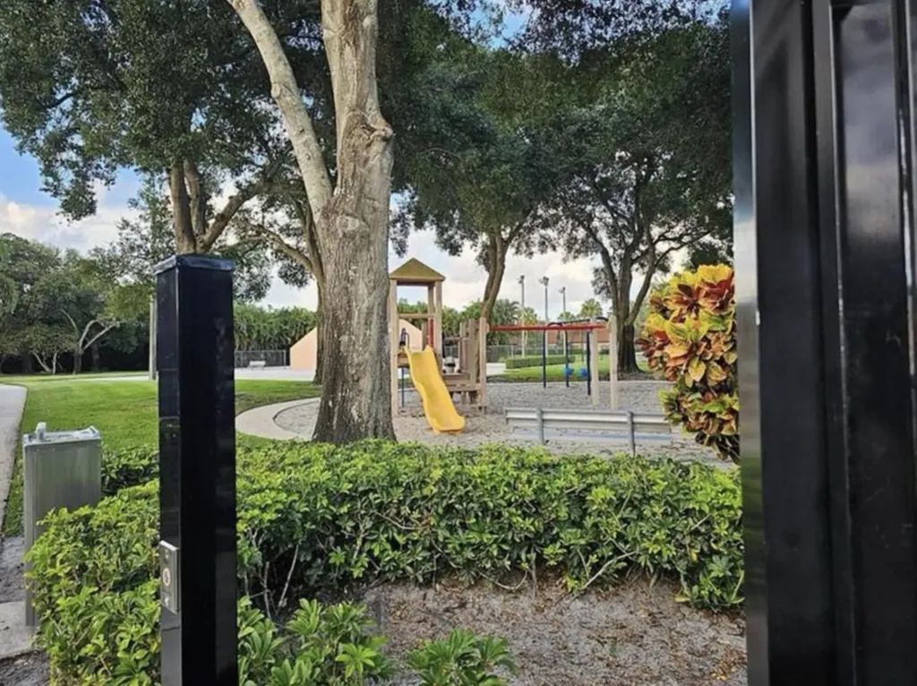 197 Charter Way West Palm Beach FL 33407