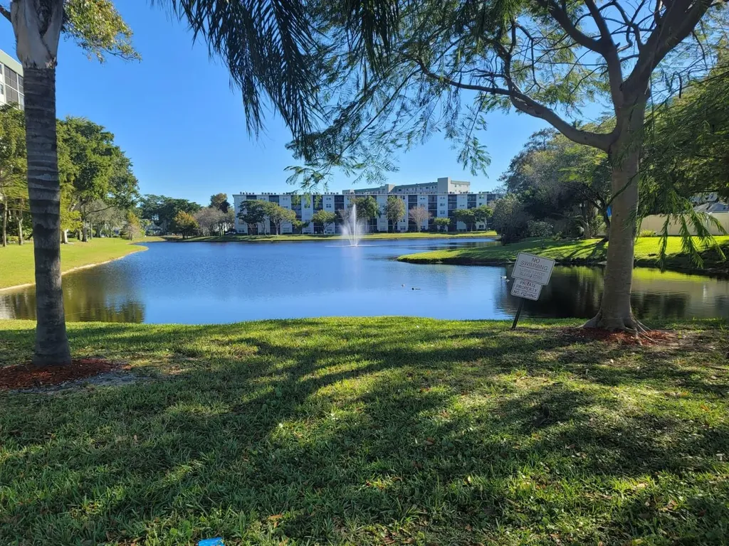 2200 S Cypress Bend Drive Pompano Beach FL 33069