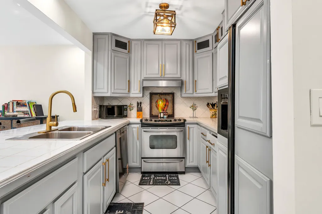 584 SE 20th Avenue Deerfield Beach FL 33441