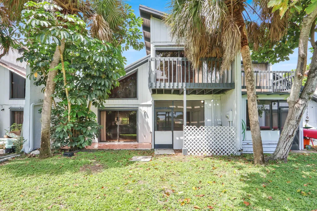 100 Sparrow Drive Royal Palm Beach FL 33411
